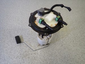 MITSUBISHI ASX 1.8 DID 10- POMPA PALIWA CZUJNIK 1/5 MINIATURA