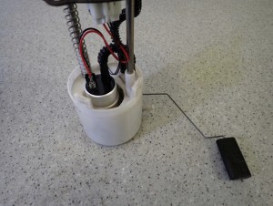 MITSUBISHI ASX 1.8 DID 10- POMPA PALIWA CZUJNIK 4/5 MINIATURA