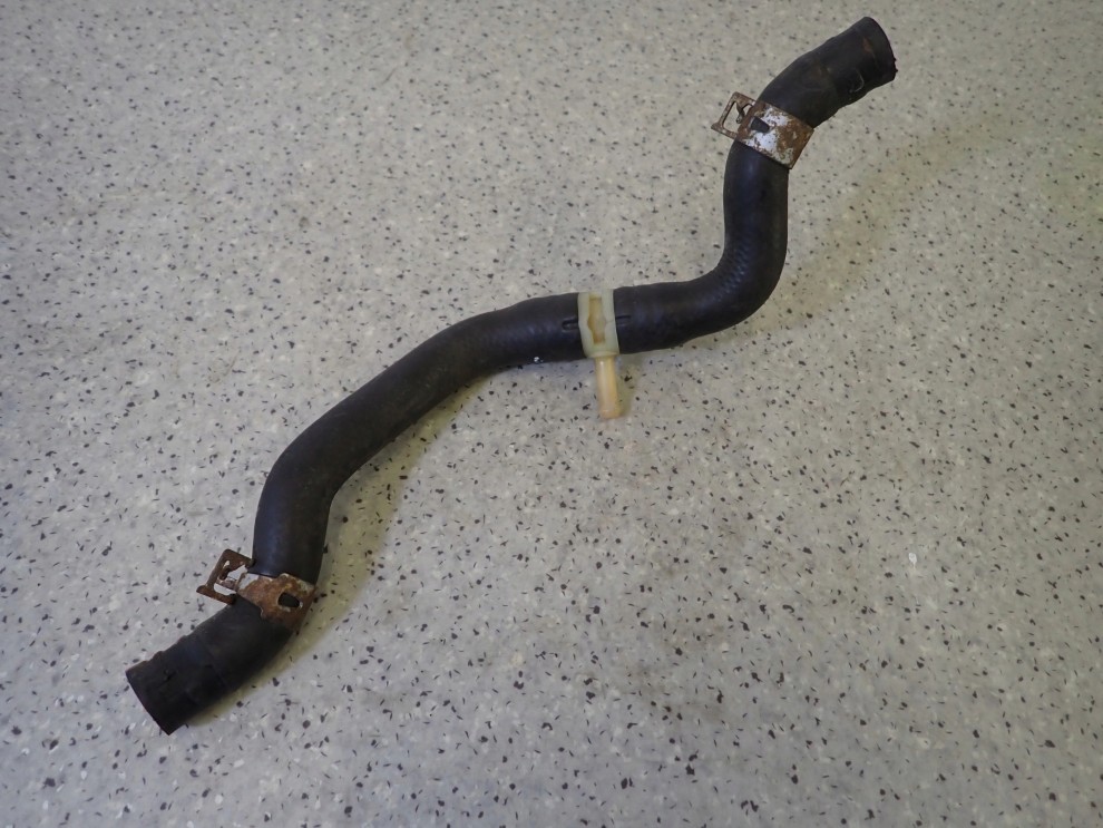 TOYOTA YARIS I 99-05 KRÓCIEC TRÓJNIK PRZEWÓD NAGRZEWNICY 4/4