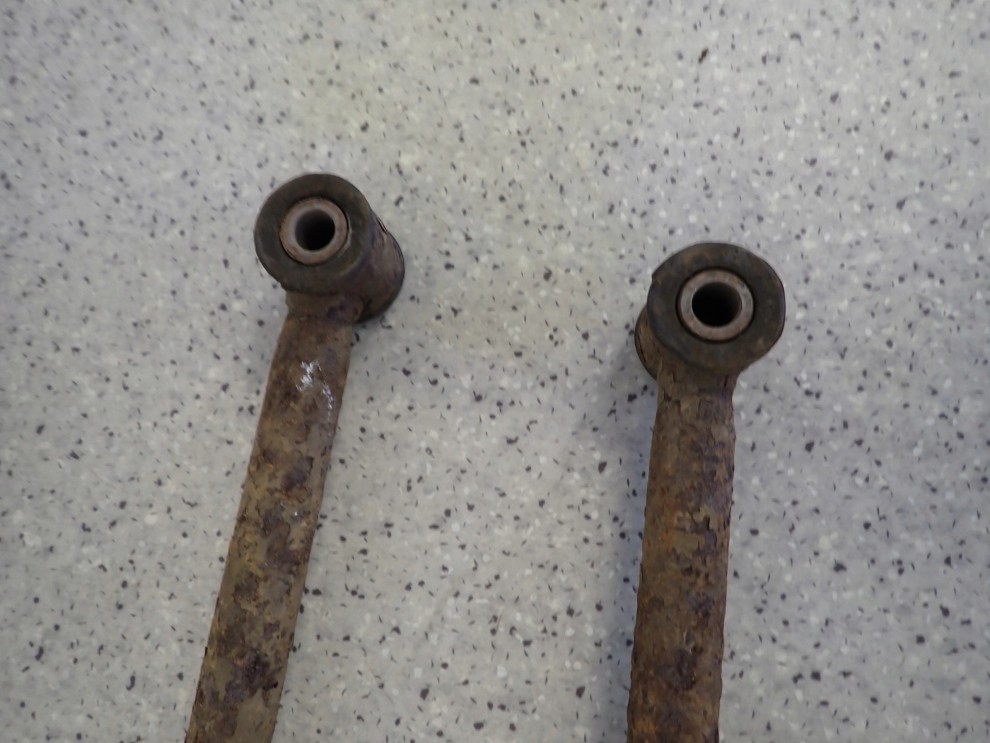 SUZUKI LIANA 2WD 02- WAHACZ TYLNY LEWY LUB PRAWY POPRZECZNY 5/5