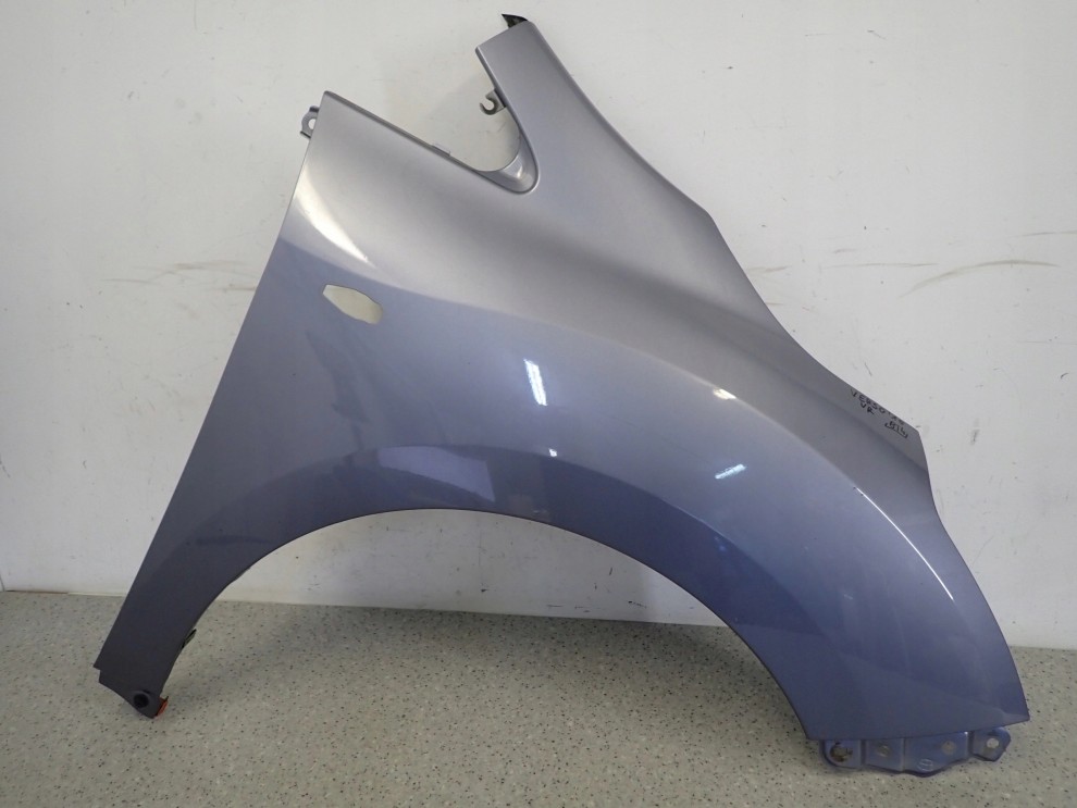 TOYOTA VERSO 09-13 BŁOTNIK PRZEDNI PRAWY 8T4 2/11