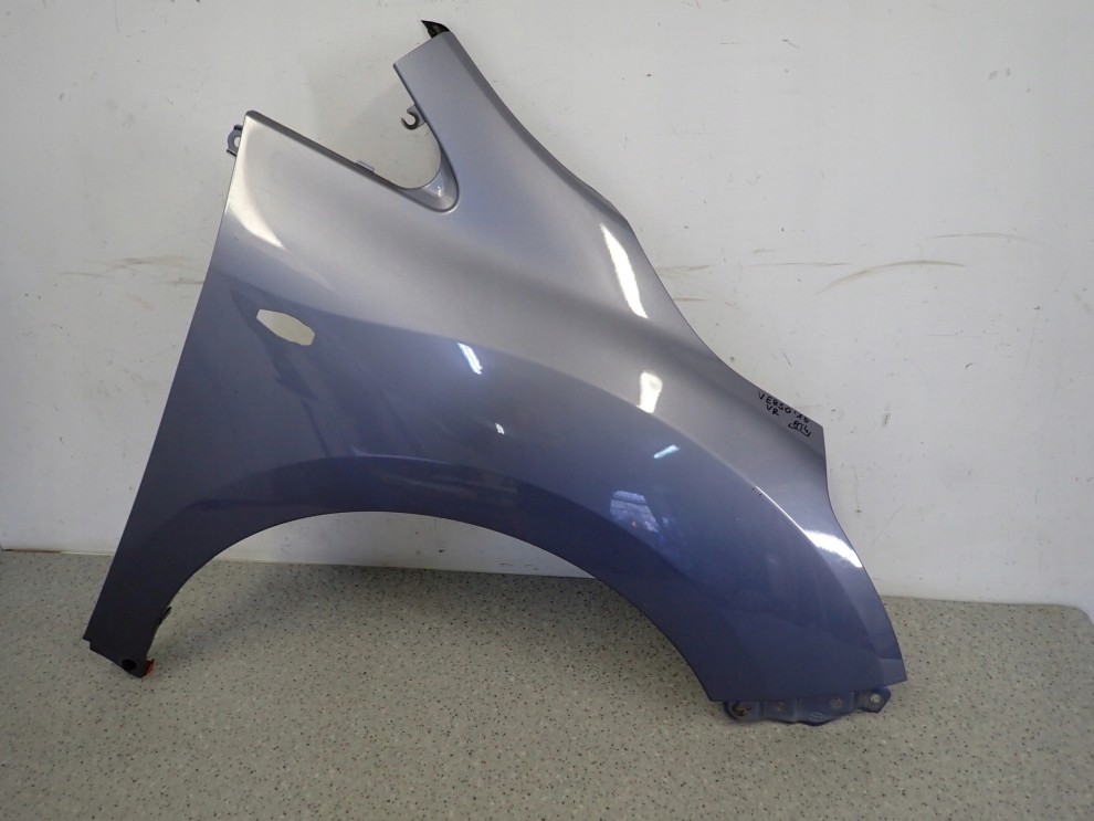 TOYOTA VERSO 09-13 BŁOTNIK PRZEDNI PRAWY 8T4 3/11