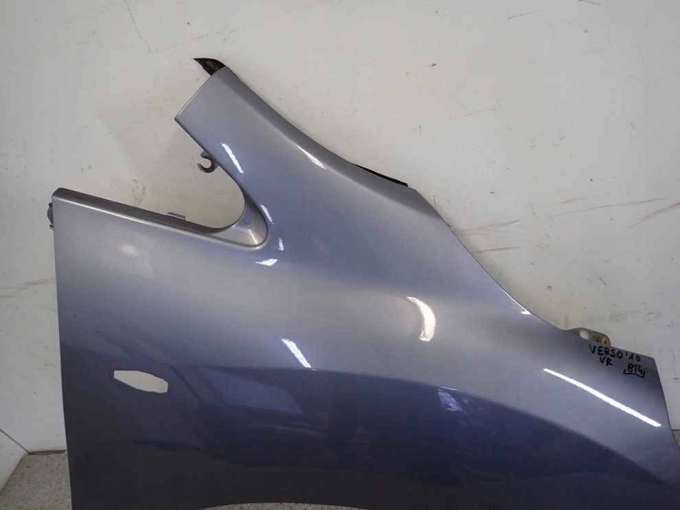 TOYOTA VERSO 09-13 BŁOTNIK PRZEDNI PRAWY 8T4 4/11