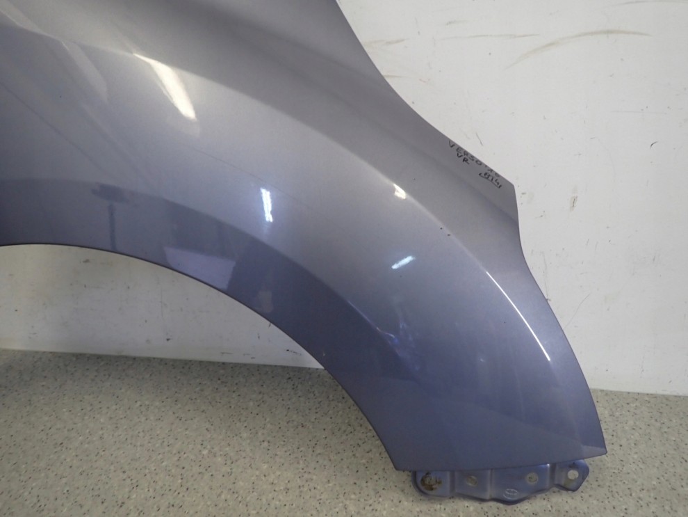 TOYOTA VERSO 09-13 BŁOTNIK PRZEDNI PRAWY 8T4 6/11