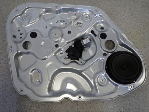 KIA VENGA 09- PODNOŚNIK SZYBY PRZEDNI LEWY