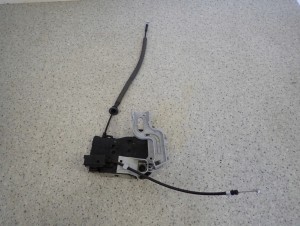 KIA VENGA 09- ZAMEK DRZWI PRZEDNI LEWY