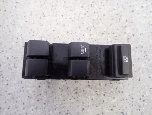 HYUNDAI IX20 09- PANEL PRZEŁĄCZNIK SZYB PRZEDNI LEWY